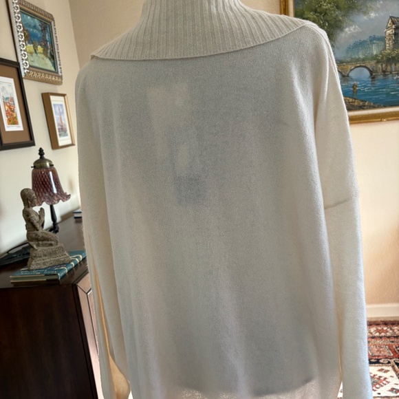 Minnie Rose 100% Cashmere Oversized V-Neck Tunic Sweater – Winter White-NWT - Picture 5 of 6
